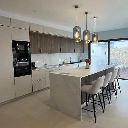 Encosta Do Castelo By Charm Signature Villa *