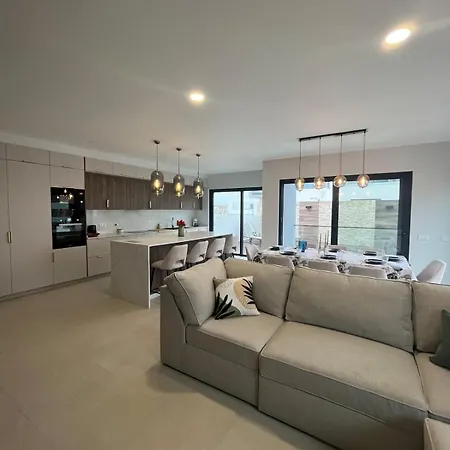 Villa Encosta Do Castelo By Charm Signature *